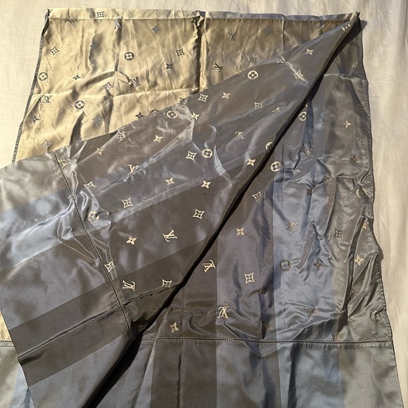 Louis Vuitton silk scarf. Blue stripe one side. Silver opposite side. - Picture 1 of 8